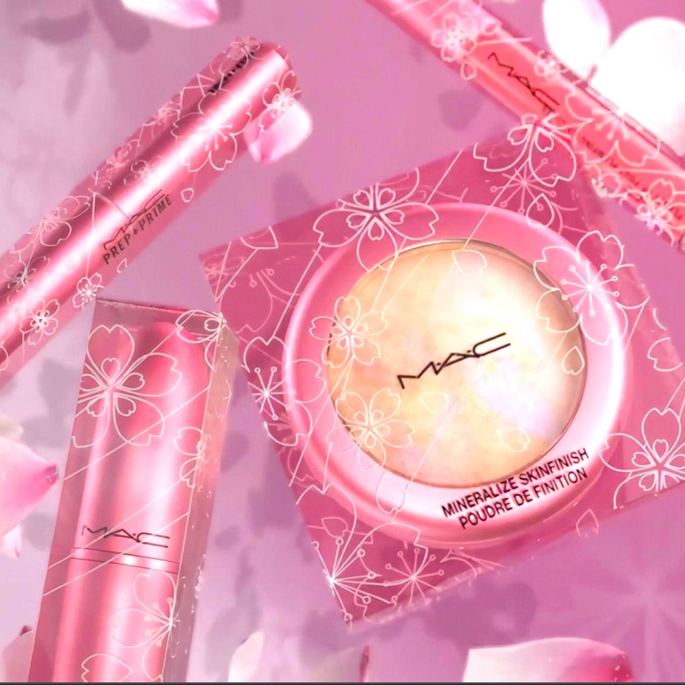 MAC LIMITED EDITION PETAL POWER LIP SET💕